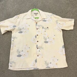 Paradise Coves Large Men’s Subtle Pale Yellow Floral Hawaiian Shirt Silk Blend